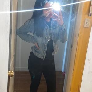 Meet your Posher, Gloria